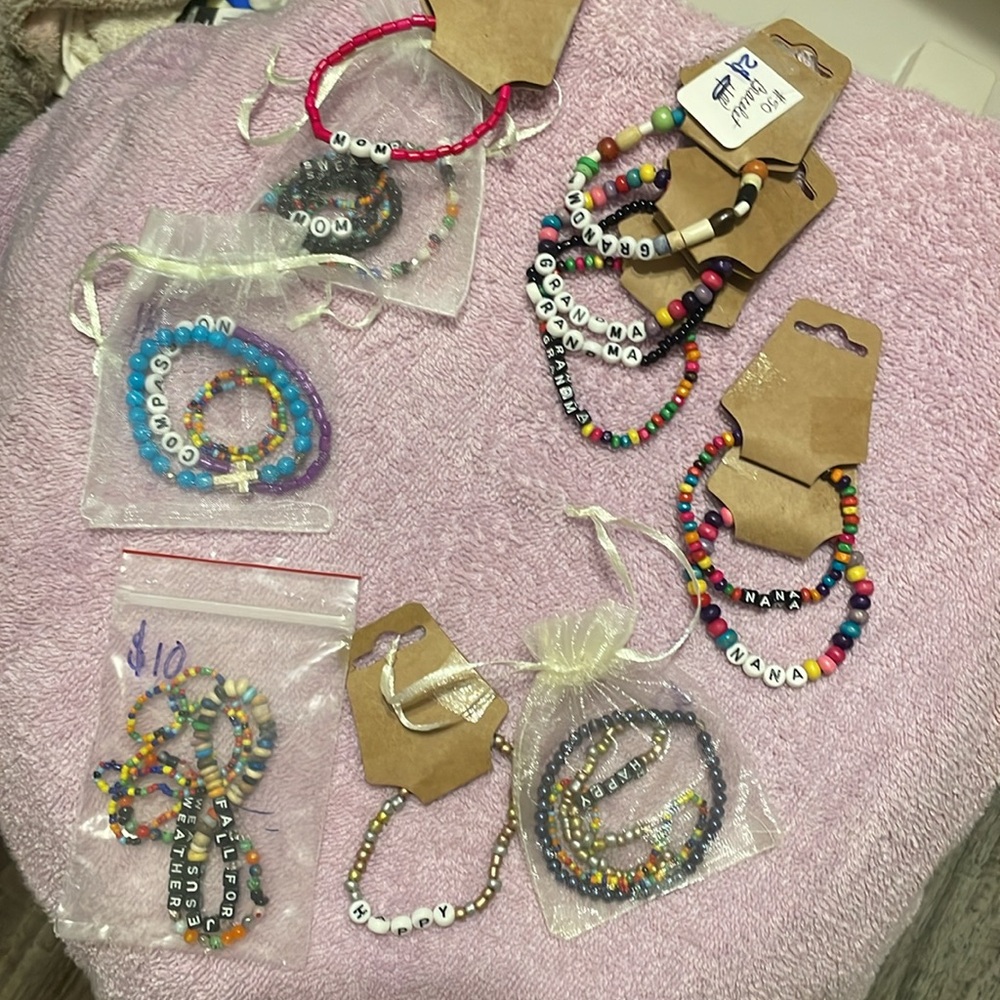 Bead bracelets - Picture 5 of 7